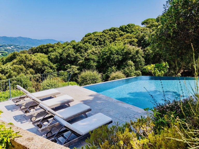 Villa for Sale in La Croix Valmer, St. Tropez, Grimaud Area 3