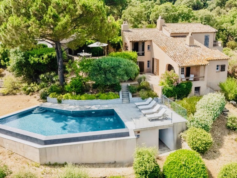 Villa for Sale in La Croix Valmer, St. Tropez, Grimaud Area 10