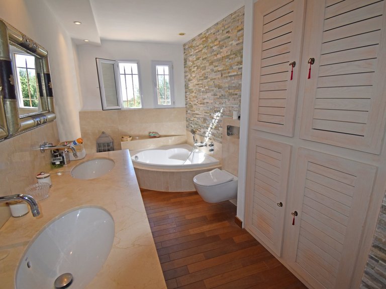 Villa for Sale in Le Rouret, Mougins, Valbonne, Grasse Area 12