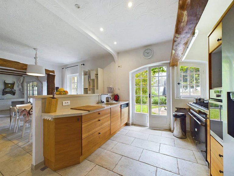 Villa for Sale in Le Rouret, Mougins, Valbonne, Grasse Area 17