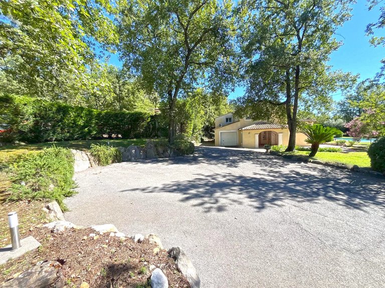 Villa for Sale in Roquefort Les Pins, Mougins, Valbonne, Grasse Area 3