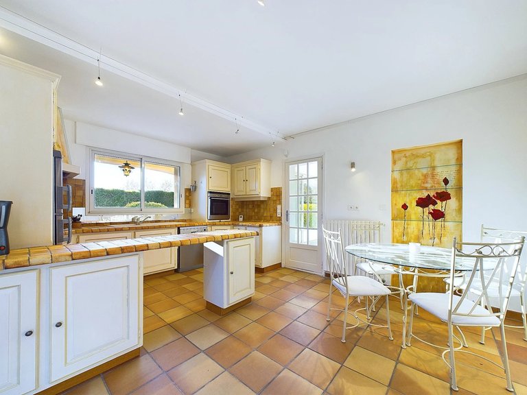 Villa for Sale in Roquefort Les Pins, Mougins, Valbonne, Grasse Area 5