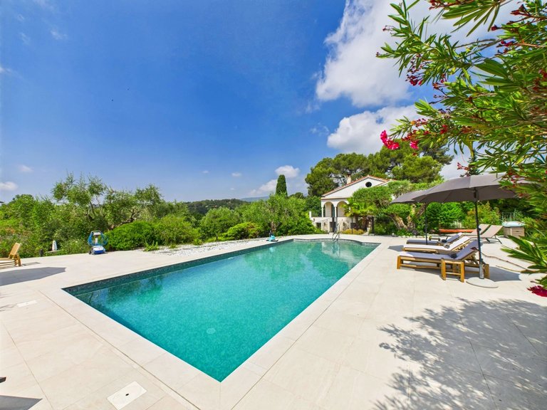 Villa for Sale in Roquefort Les Pins, Mougins, Valbonne, Grasse Area 1
