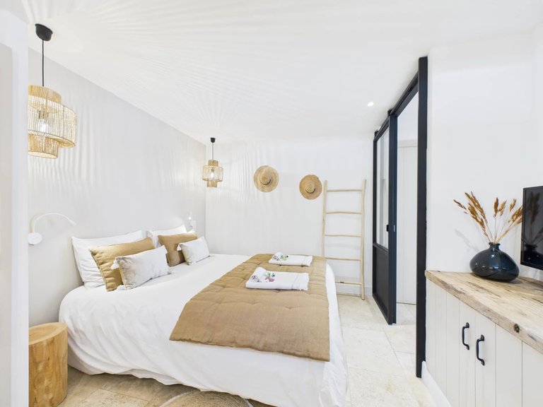 Villa for Sale in Roquefort Les Pins, Mougins, Valbonne, Grasse Area 17