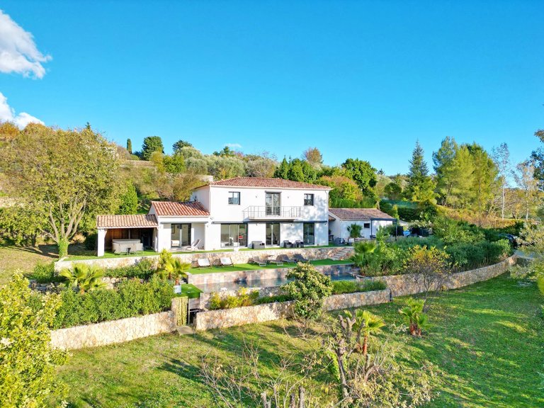 Villa for Sale in Grasse, Mougins, Valbonne, Grasse Area 1