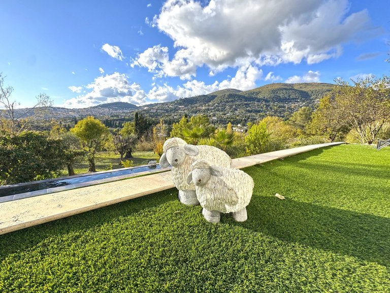 Villa for Sale in Grasse, Mougins, Valbonne, Grasse Area 2