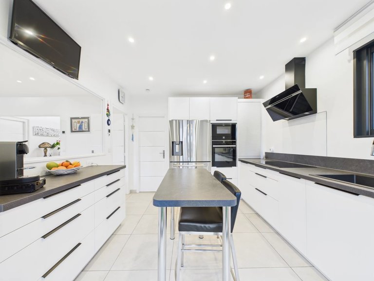 Villa for Sale in Grasse, Mougins, Valbonne, Grasse Area 11