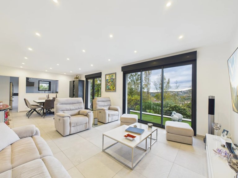 Villa for Sale in Grasse, Mougins, Valbonne, Grasse Area 7