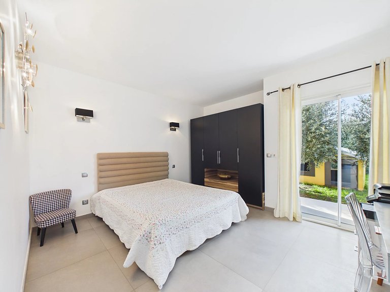 Villa for Sale in Le Rouret, Mougins, Valbonne, Grasse Area 14