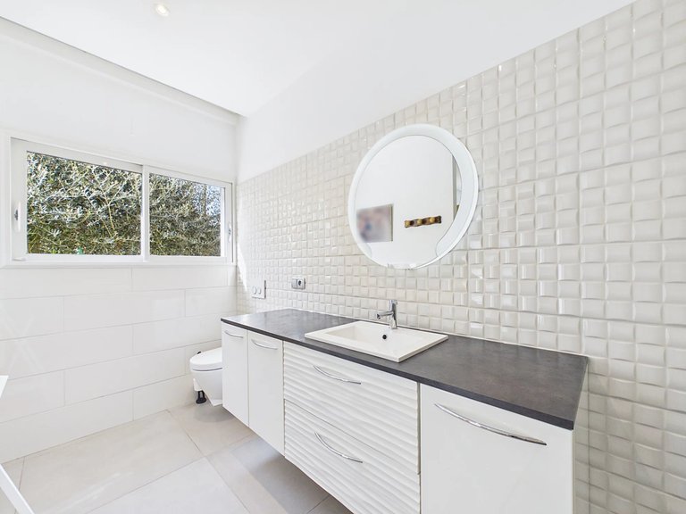 Villa for Sale in Le Rouret, Mougins, Valbonne, Grasse Area 19