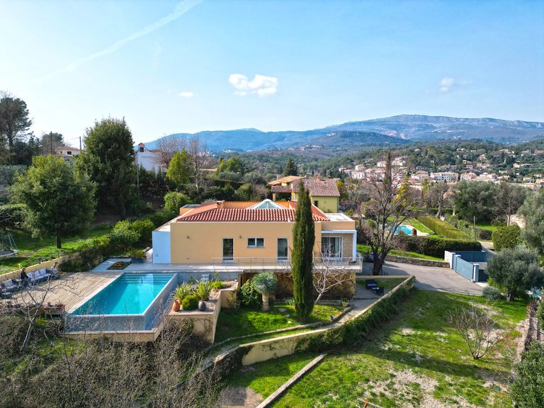 Villa for Sale in Le Rouret, Mougins, Valbonne, Grasse Area 4