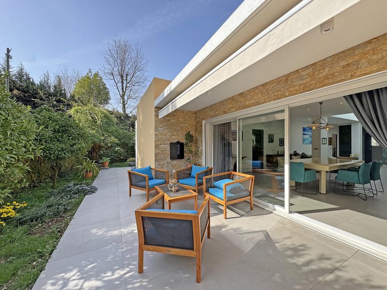 Villa for Sale in Le Rouret, Mougins, Valbonne, Grasse Area 7