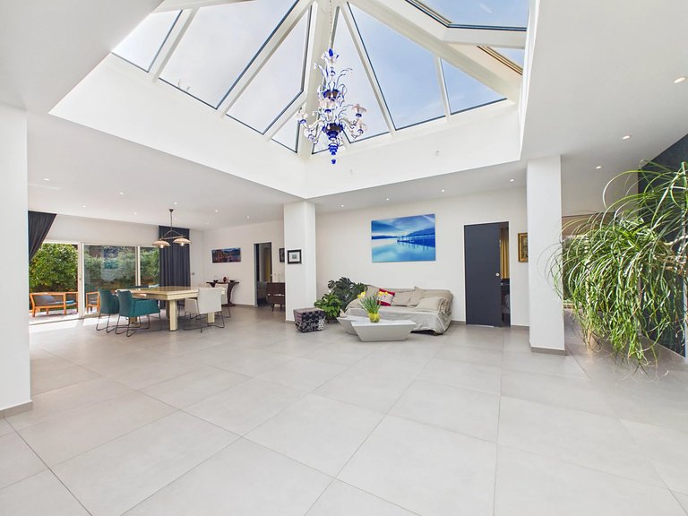 Villa for Sale in Le Rouret, Mougins, Valbonne, Grasse Area 8