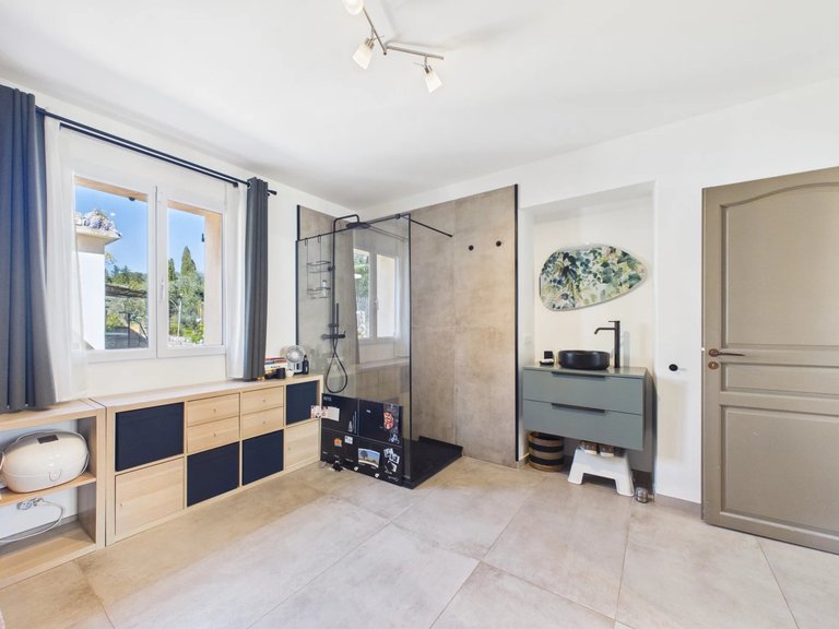 Villa for Sale in Le Rouret, Mougins, Valbonne, Grasse Area 11