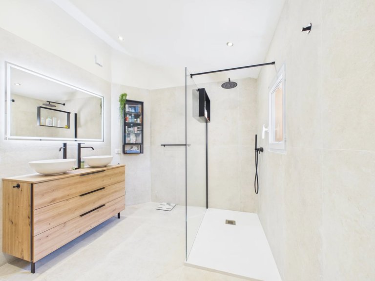 Villa for Sale in Le Rouret, Mougins, Valbonne, Grasse Area 17