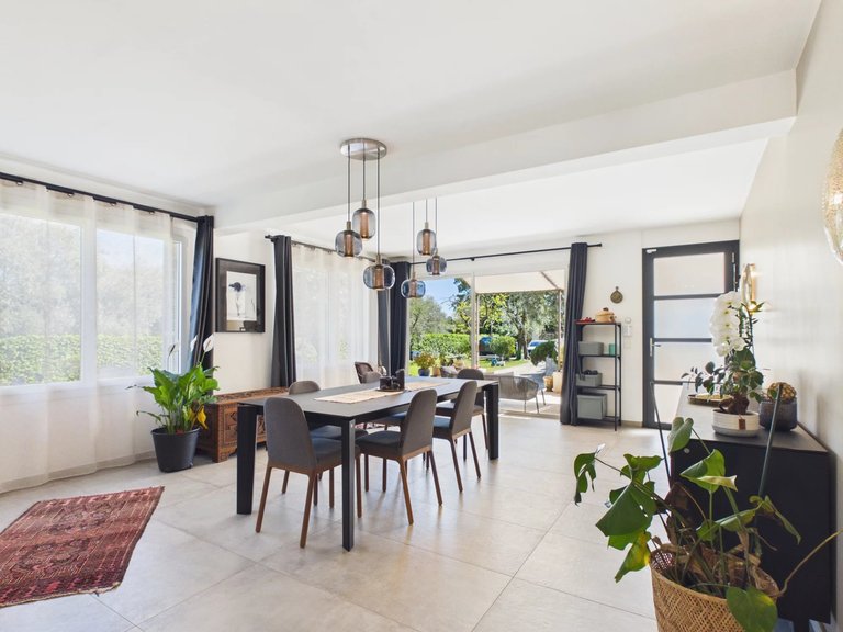 Villa for Sale in Le Rouret, Mougins, Valbonne, Grasse Area 5