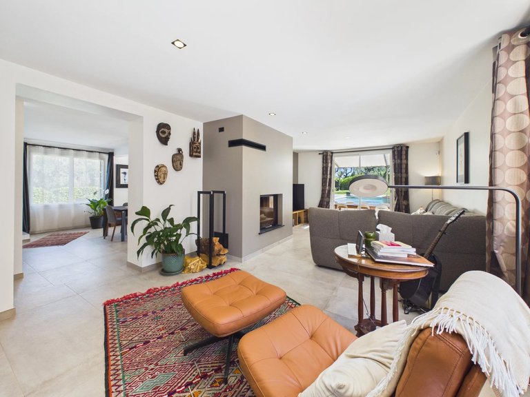 Villa for Sale in Le Rouret, Mougins, Valbonne, Grasse Area 6