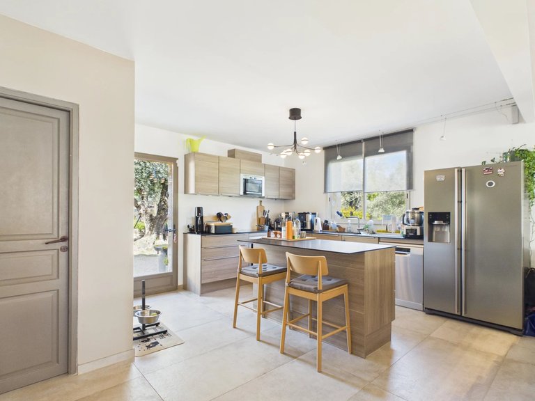 Villa for Sale in Le Rouret, Mougins, Valbonne, Grasse Area 8