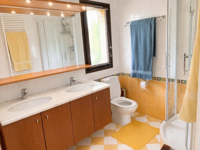 Villa for Sale in Le Rouret, Mougins, Valbonne, Grasse Area 10