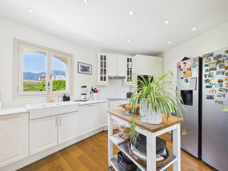 Villa for Sale in Roquefort Les Pins, Mougins, Valbonne, Grasse Area 11