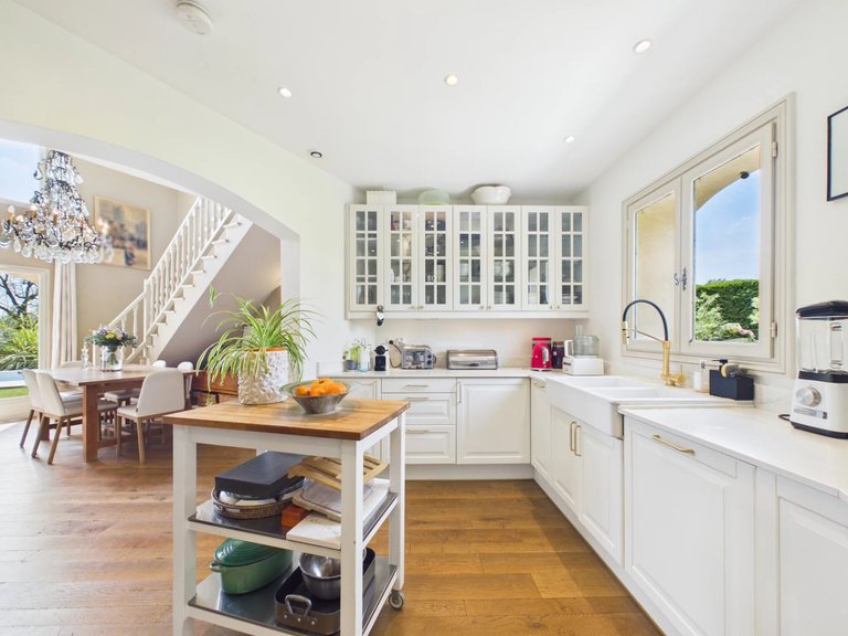 Villa for Sale in Roquefort Les Pins, Mougins, Valbonne, Grasse Area 9