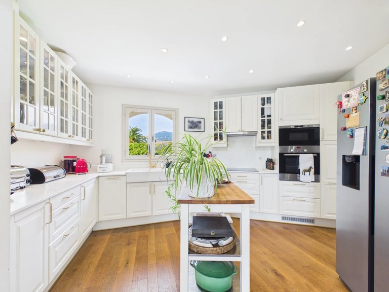 Villa for Sale in Roquefort Les Pins, Mougins, Valbonne, Grasse Area 10