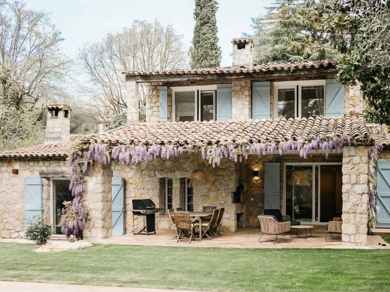 Villa for Sale in Roquefort Les Pins, Mougins, Valbonne, Grasse Area 1