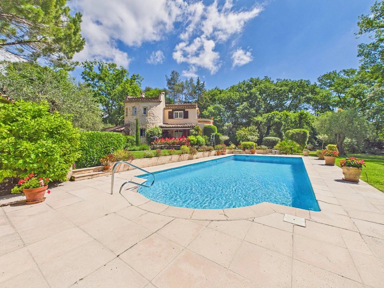 Villa for Sale in Roquefort Les Pins, Mougins, Valbonne, Grasse Area 1