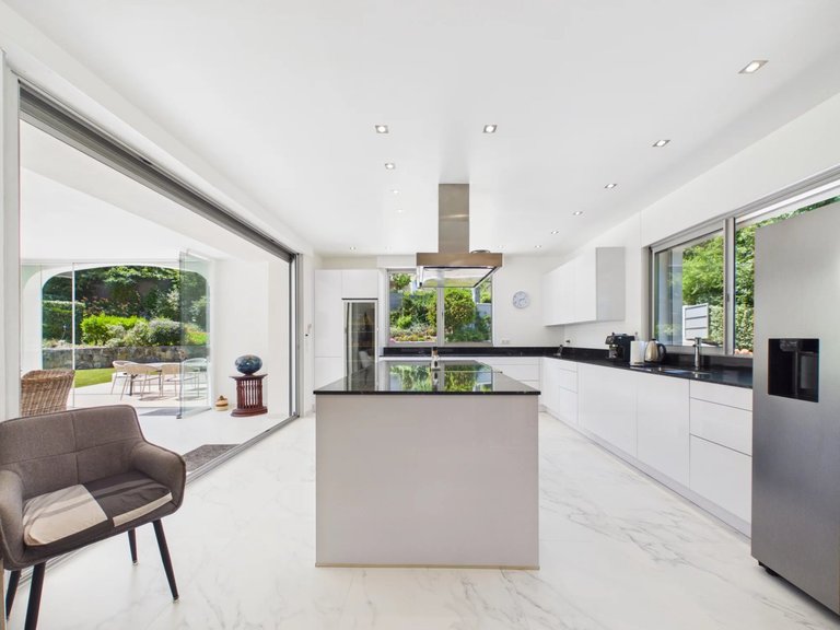 Villa for Sale in Opio, Mougins, Valbonne, Grasse Area 2