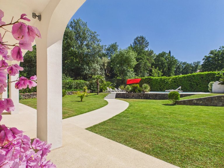 Villa for Sale in Opio, Mougins, Valbonne, Grasse Area 16