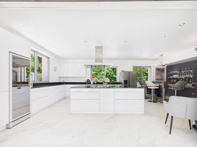 Villa for Sale in Opio, Mougins, Valbonne, Grasse Area 3