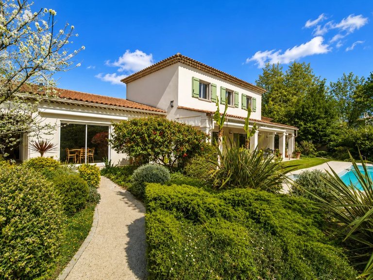 Villa for Sale in Roquefort Les Pins, Mougins, Valbonne, Grasse Area 1