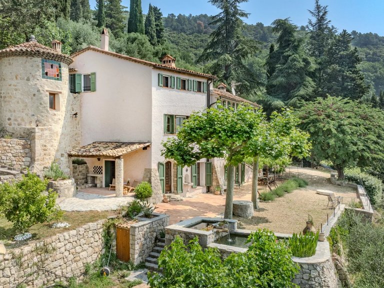 Villa for Sale in Grasse, Mougins, Valbonne, Grasse Area 5