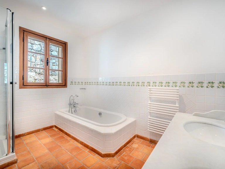 Villa for Sale in Grasse, Mougins, Valbonne, Grasse Area 16