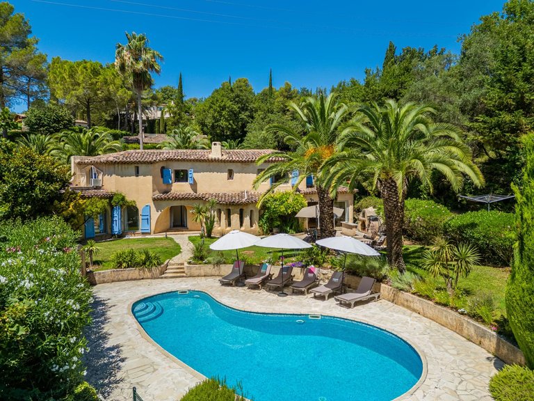 Villa for Sale in Chateauneuf Grasse, Mougins, Valbonne, Grasse Area 1