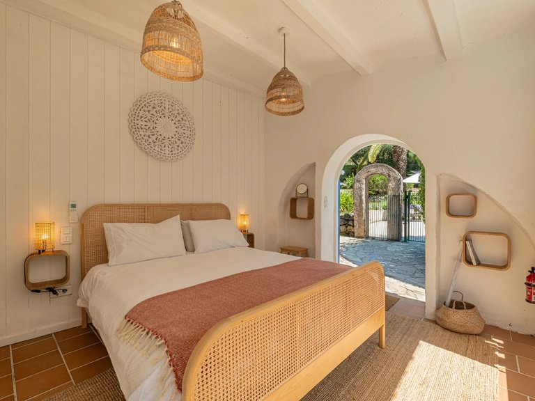 Villa for Sale in Chateauneuf Grasse, Mougins, Valbonne, Grasse Area 12