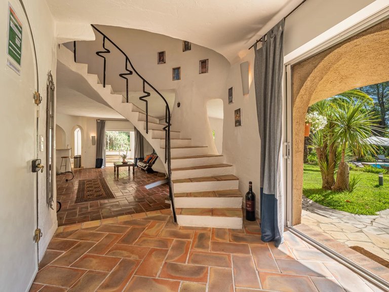 Villa for Sale in Chateauneuf Grasse, Mougins, Valbonne, Grasse Area 7