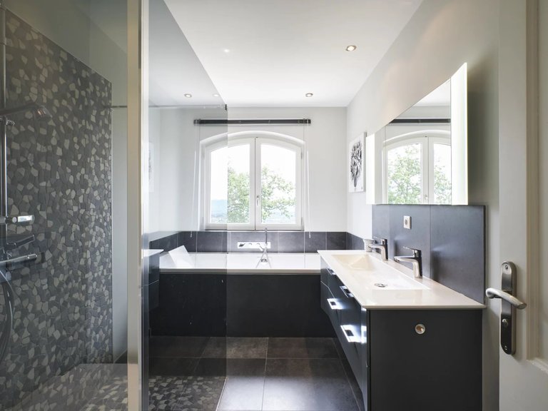 Villa for Sale in Chateauneuf Grasse, Mougins, Valbonne, Grasse Area 17