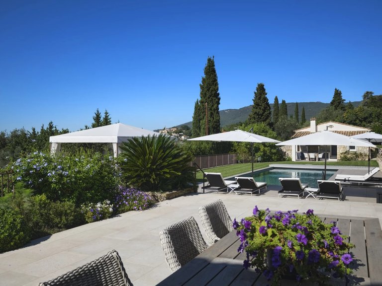 Villa for Sale in Chateauneuf Grasse, Mougins, Valbonne, Grasse Area 7