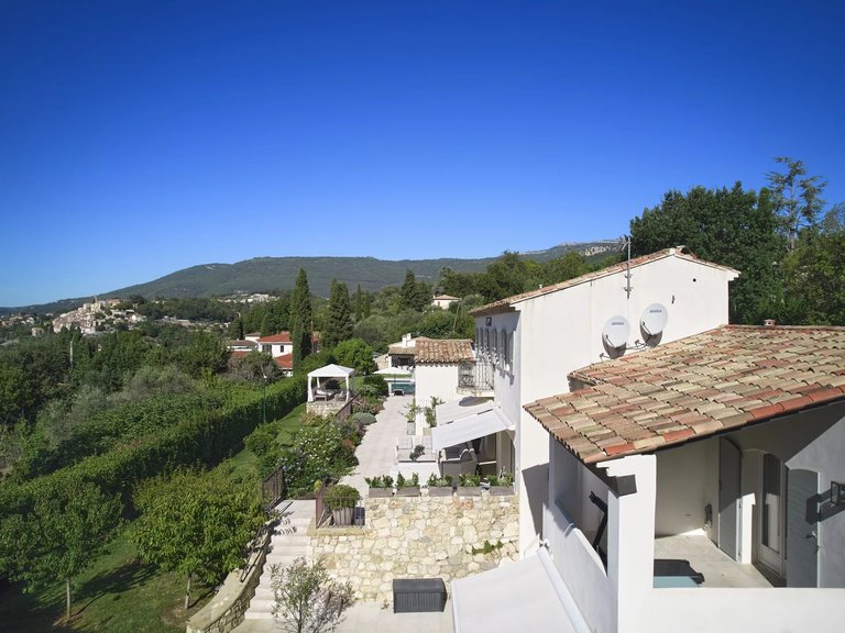 Villa for Sale in Chateauneuf Grasse, Mougins, Valbonne, Grasse Area 2