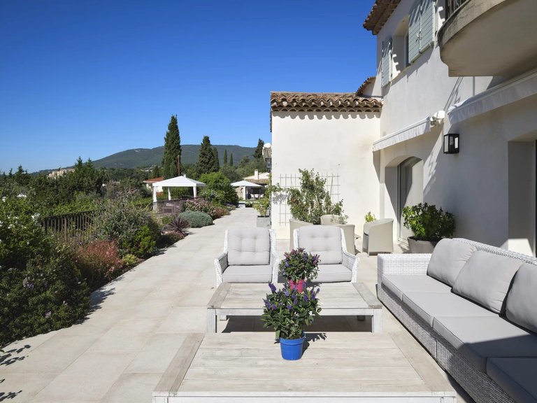 Villa for Sale in Chateauneuf Grasse, Mougins, Valbonne, Grasse Area 3