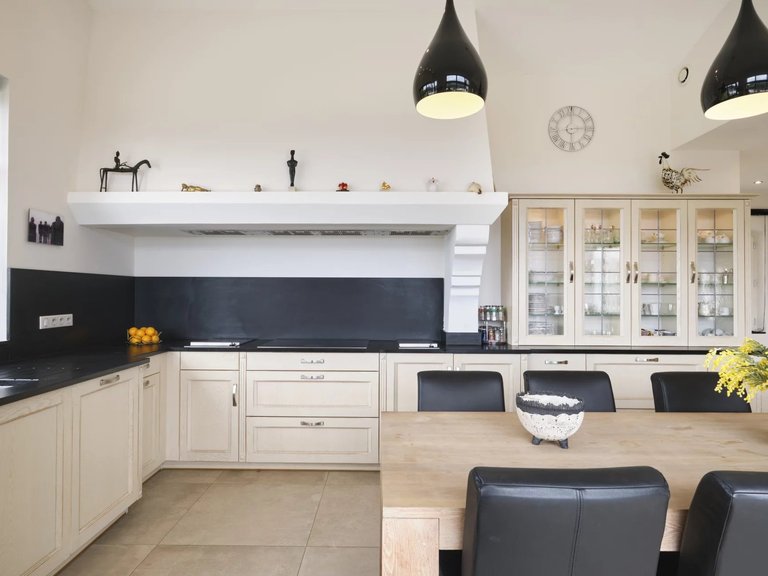Villa for Sale in Chateauneuf Grasse, Mougins, Valbonne, Grasse Area 12