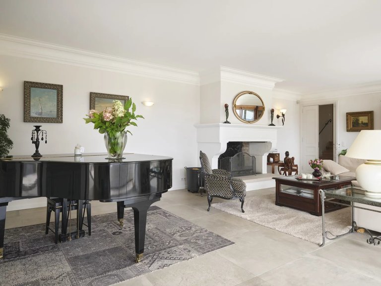 Villa for Sale in Chateauneuf Grasse, Mougins, Valbonne, Grasse Area 13