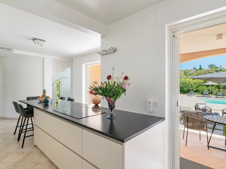Villa for Sale in Valbonne, Mougins, Valbonne, Grasse Area 10