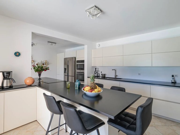 Villa for Sale in Valbonne, Mougins, Valbonne, Grasse Area 11