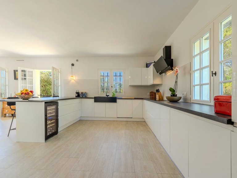 Villa for Sale in Peymeinade, Mougins, Valbonne, Grasse Area 19