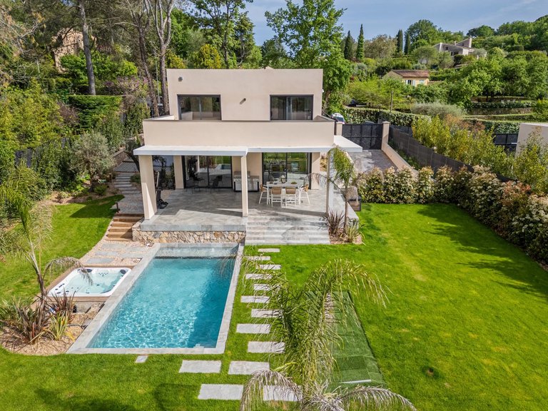 Villa for Sale in Valbonne, Mougins, Valbonne, Grasse Area 2