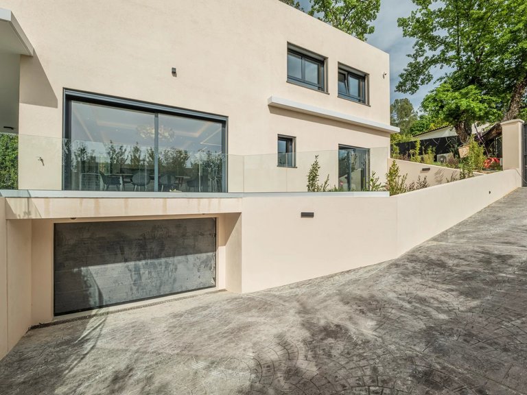Villa for Sale in Valbonne, Mougins, Valbonne, Grasse Area 3