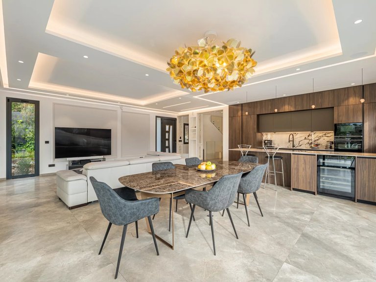 Villa for Sale in Valbonne, Mougins, Valbonne, Grasse Area 7