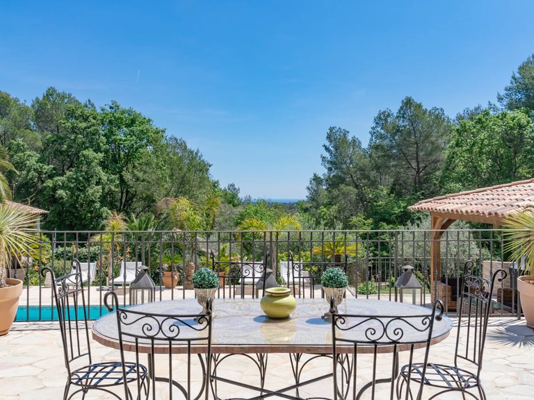 Villa for Sale in Le Rouret, Mougins, Valbonne, Grasse Area 8